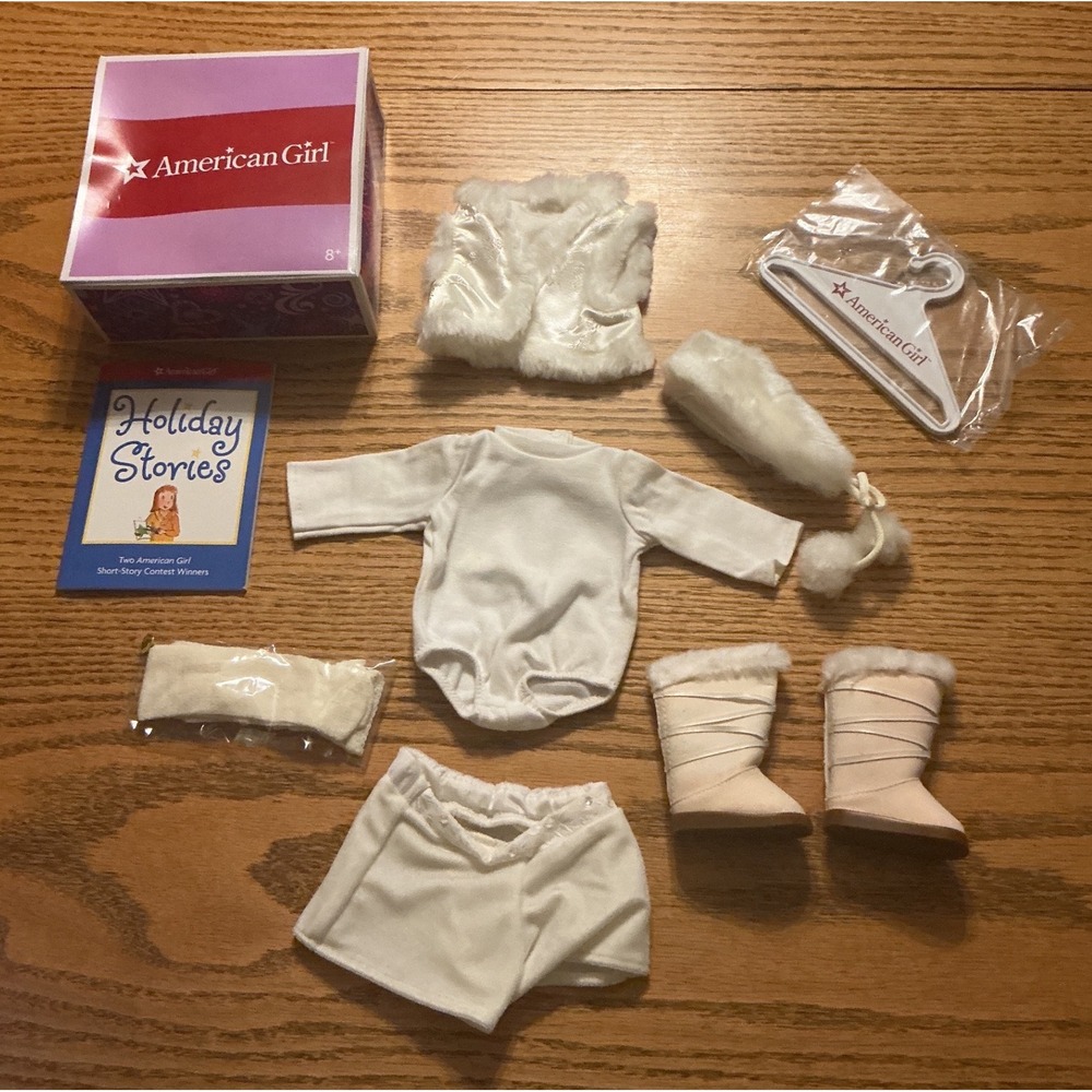 American Girl Wintery Weekend outfit White Outfit Faux Fur Vest Boots with Box